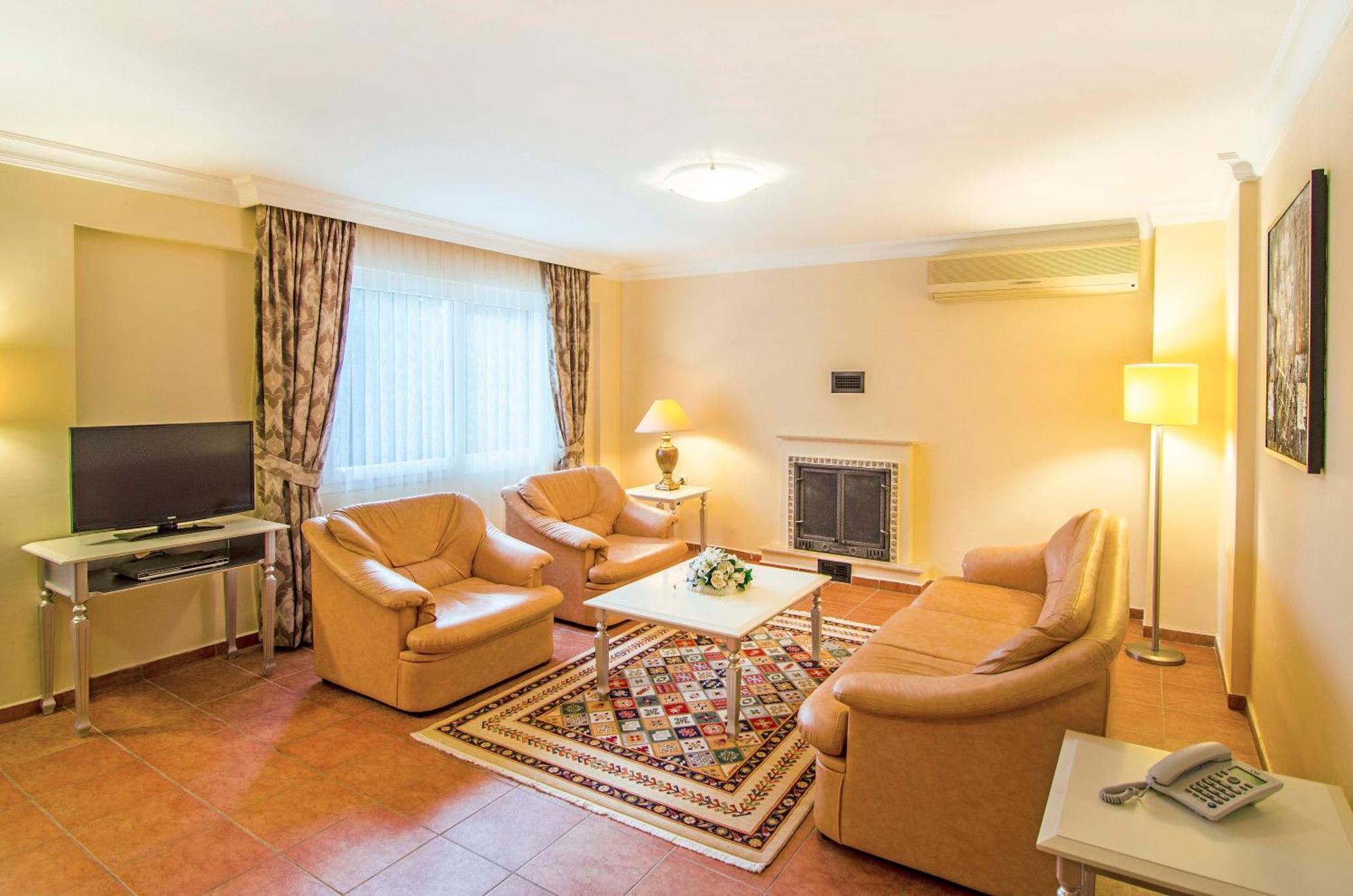Pine Club Apart Hotel Kusadası Esterno foto