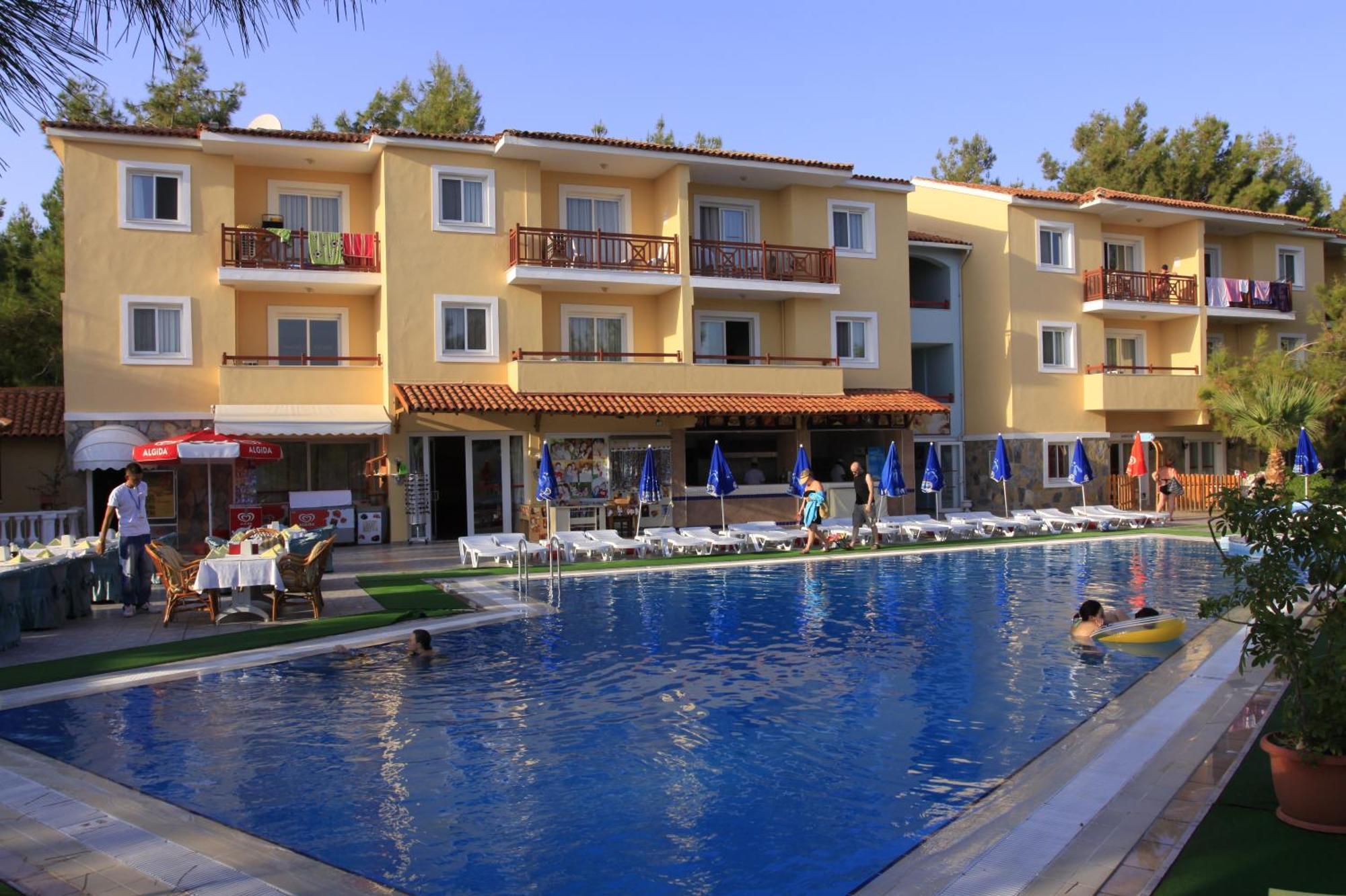 Pine Club Apart Hotel Kusadası Esterno foto