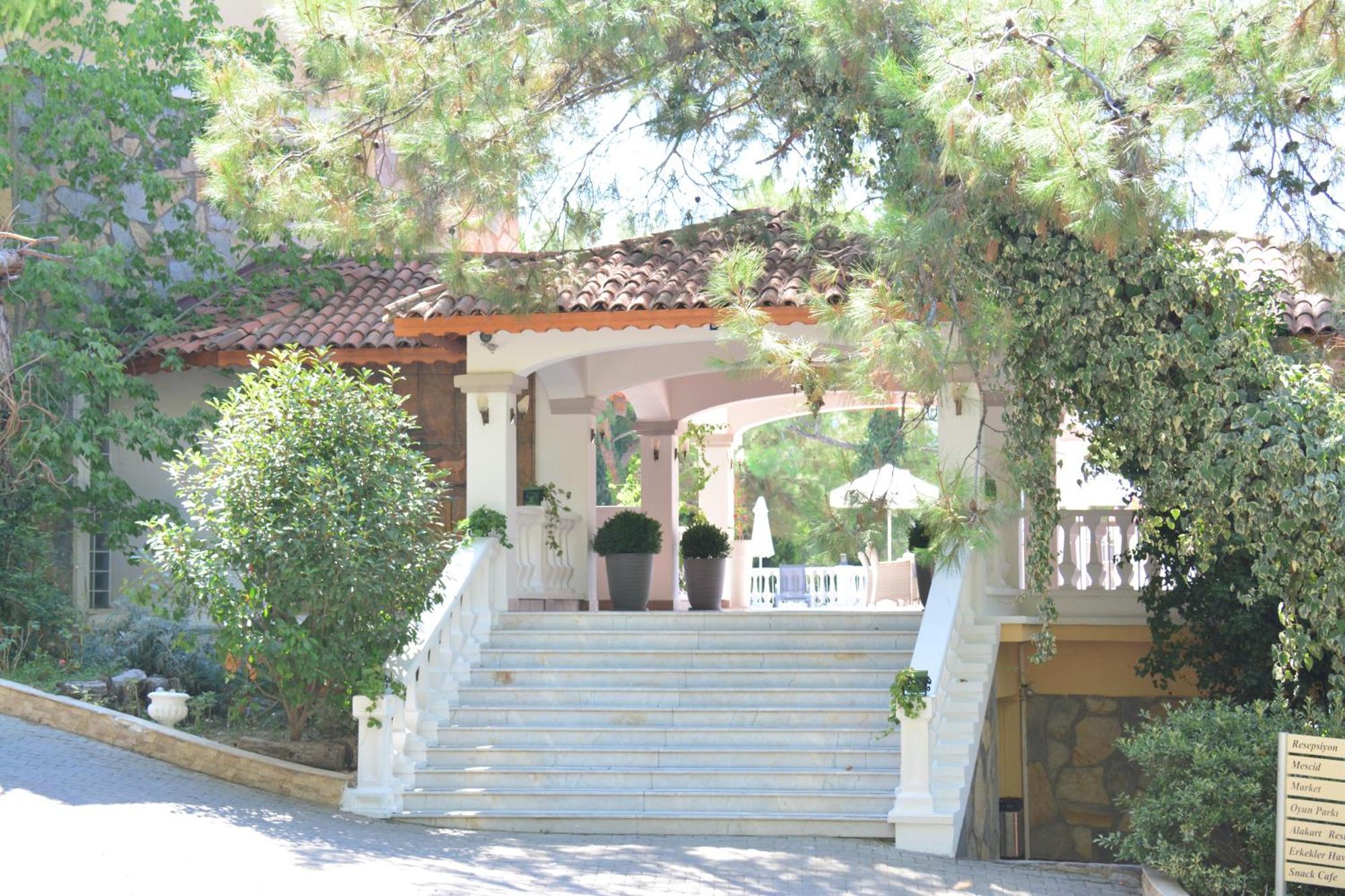 Pine Club Apart Hotel Kusadası Esterno foto