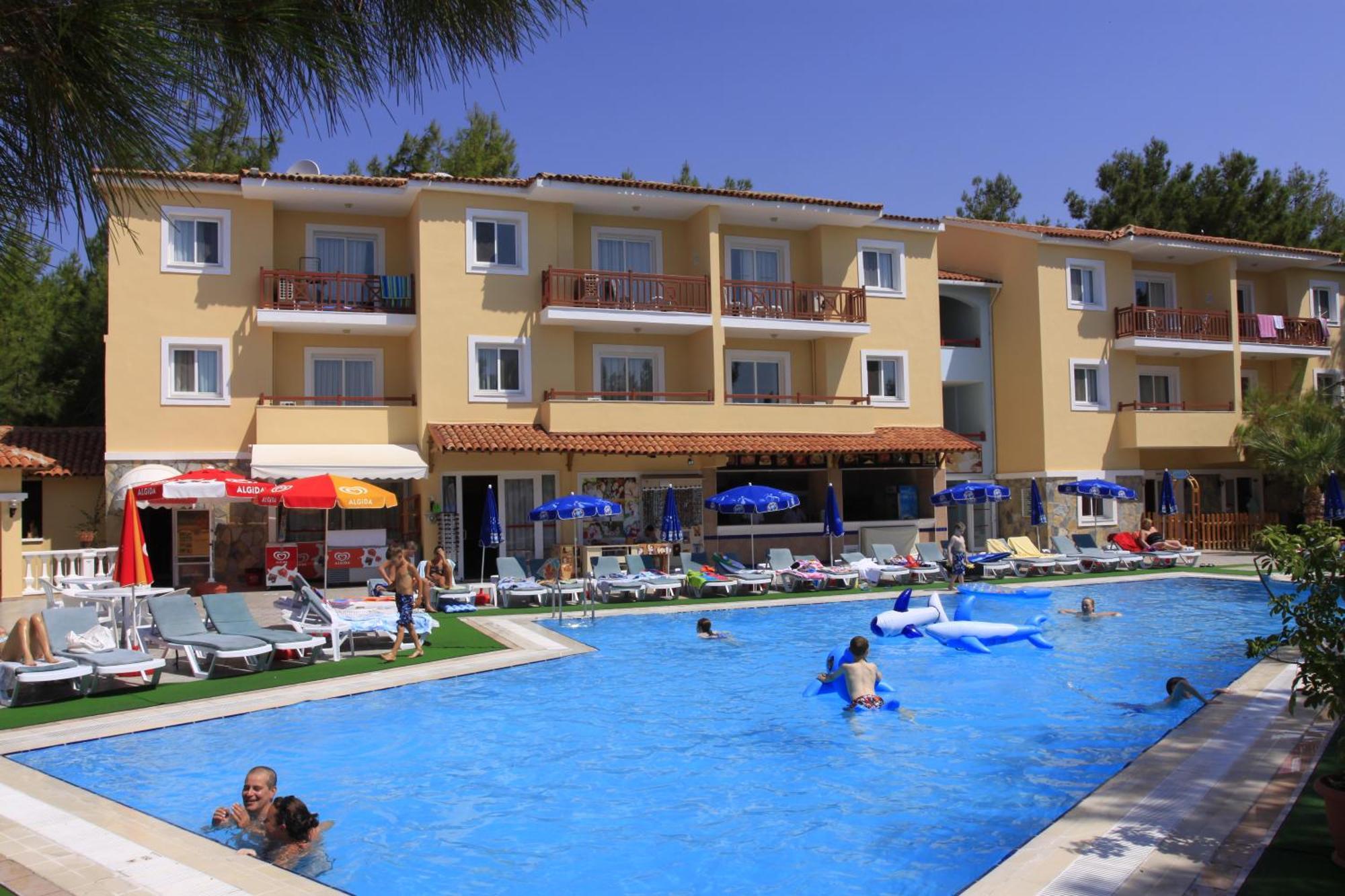 Pine Club Apart Hotel Kusadası Esterno foto